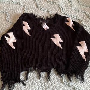 Women’s NWT SM black and white sweater